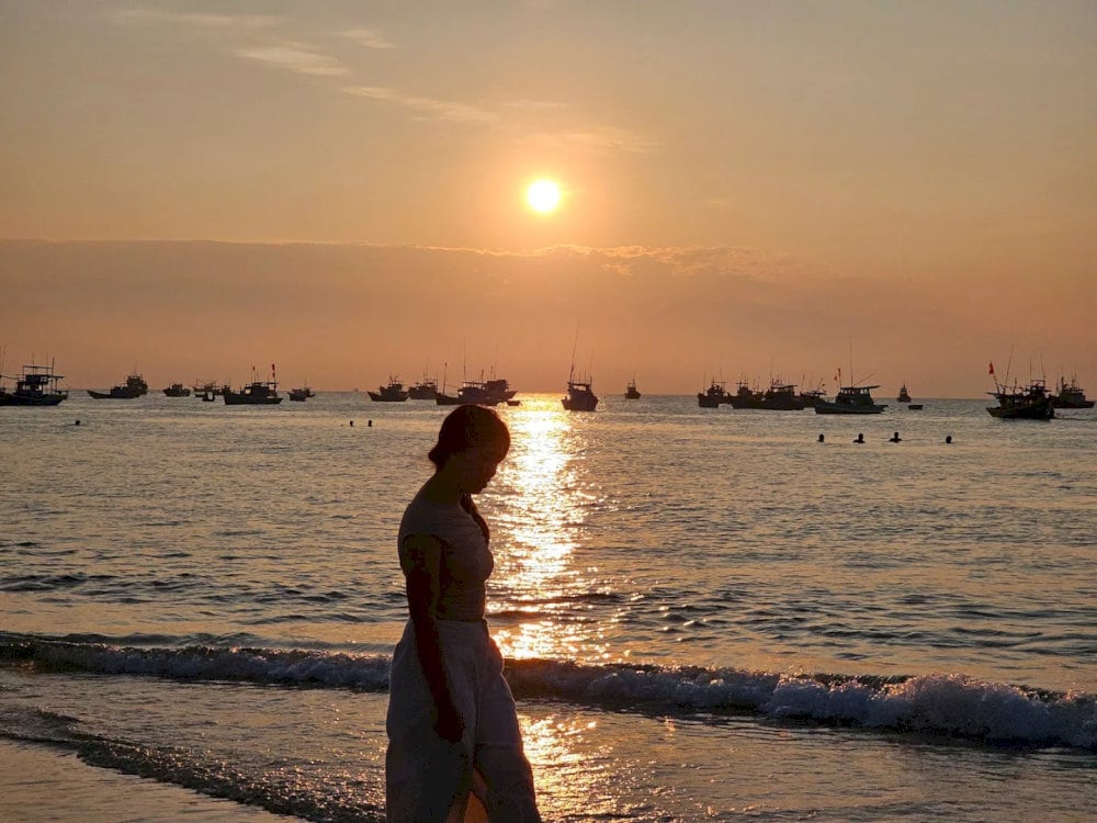 Dạo biển, đón bình minh